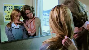 Backdrop to the movie "Carrie" #639204