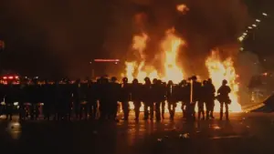 Backdrop to the movie "The Edge of Democracy" #425077