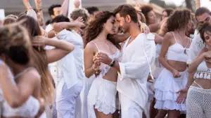 Backdrop to the movie "War 2" #573157