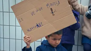 Backdrop to the movie "Qu