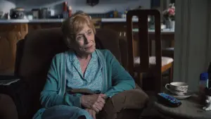 Backdrop to the movie "Quiz Lady" #338952