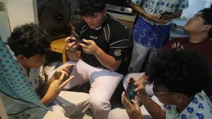 Backdrop to the movie "Screentime" #792520