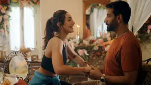 Backdrop to the movie "Honeymoonish" #662720