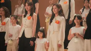 Backdrop to the movie "Sunshine Women