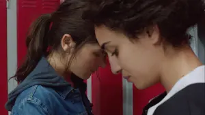 Backdrop to the movie "Bird People" #492226