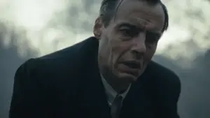 Backdrop to the movie "Earwig" #720191