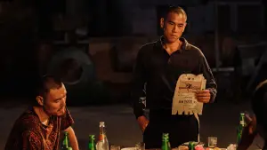 Backdrop to the movie "Black Dog" #600695