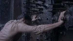 Backdrop to the movie "Tumbbad" #384490