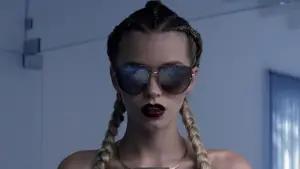 Backdrop to the movie "The Neon Demon" #715984