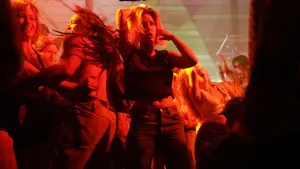 Backdrop to the movie "Beating Hearts" #600811