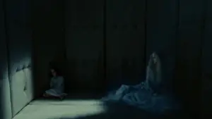 Backdrop to the movie "Dark Shadows" #647402