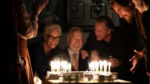 Backdrop to the movie "Knives Out" #185010