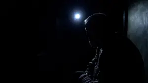 Backdrop to the movie "Grey Bees" #694430