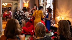 Backdrop to the movie "Diamonds" #530635