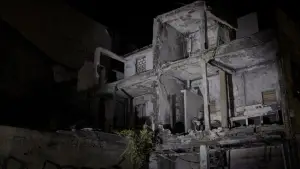 Backdrop to the movie "L