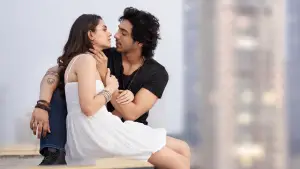 Backdrop to the movie "Saiyaara" #596663