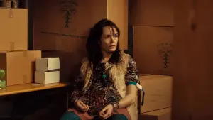 Backdrop to the movie "The Hoarder" #425294