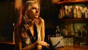 Backdrop to the movie "Darling" #613425