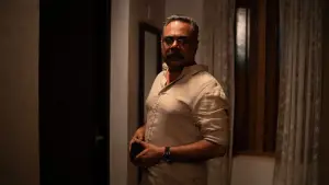 Backdrop to the movie "Thudarum" #719804