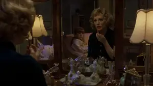 Backdrop to the movie "Far from Heaven" #908123