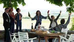 Backdrop to the movie "Champagne !" #395817