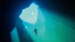 Backdrop to the movie "Deeper" #660927