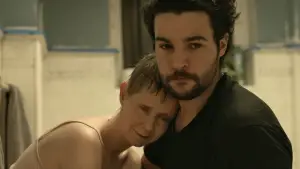 Backdrop to the movie "James White" #688000