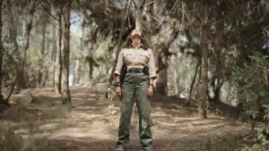 Backdrop to the movie "Lovely, Dark, and Deep" #444993