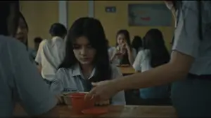 Backdrop to the movie "Alie