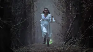 Backdrop to the movie "Unwelcome" #325382