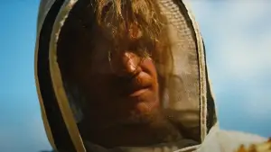 Backdrop to the movie "Bugonia" #511568