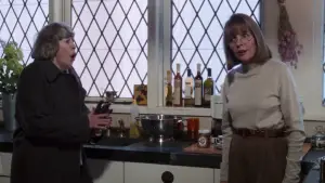 Backdrop to the movie "The First Wives Club" #677735