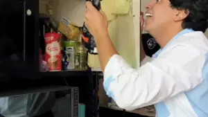 Backdrop to the movie "Av Antura" #687318