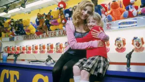 Backdrop to the movie "Uptown Girls" #810011