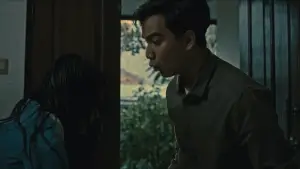 Backdrop to the movie "Alie