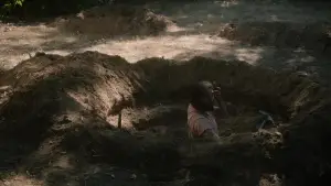 Backdrop to the movie "Showing Up" #811605