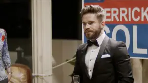 Backdrop to the movie "Kasi" #686431