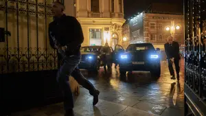 Backdrop to the movie "Canary Black" #623152