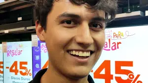 Backdrop to the movie "Es Para Un Videodiario" #543372