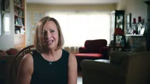 Backdrop to the movie "Three Identical Strangers" #425647