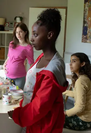 Poster to the movie "Young Mothers" #532262