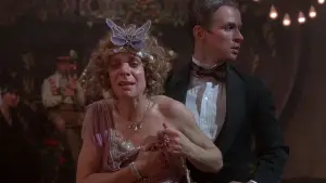 Backdrop to the movie "Valentino" #742094