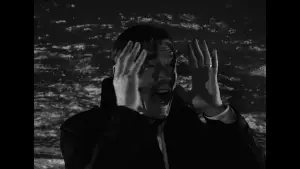 Backdrop to the movie "Bulk" #799395