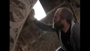 Backdrop to the movie "From Dust To Light" #405825