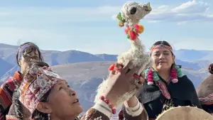 Backdrop to the movie "Just Our Heart" #772452