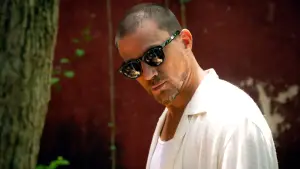 Backdrop to the movie "Blink Twice" #780327