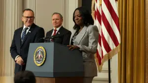 Backdrop to the movie "G20" #800218