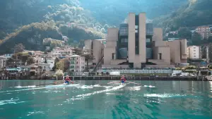 Backdrop to the movie "Architecture of Happiness" #544003