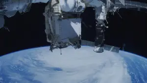 Backdrop to the movie "2025: The Year from Space" #541262