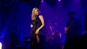 Backdrop to the movie "The Naked Gun" #519898